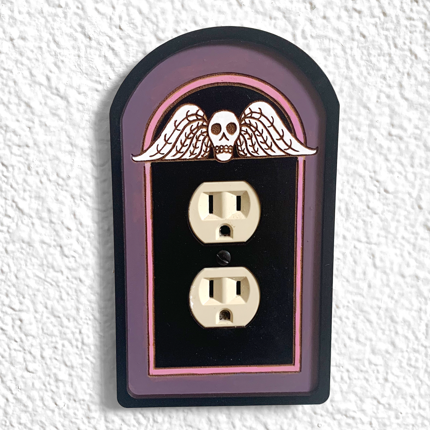 Tombstone Outlet Cover