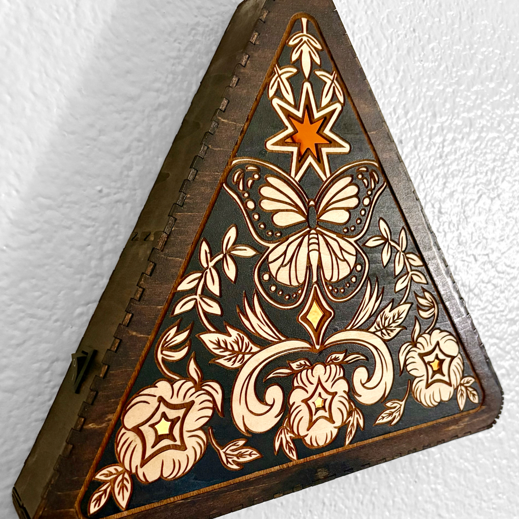 Monarch Engraved Wall Light