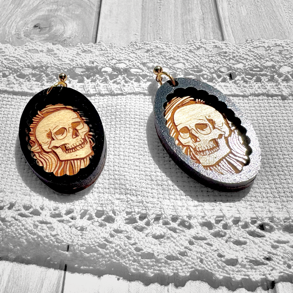 Skull Scaloped Border Earrings